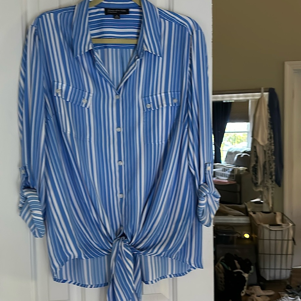 Jones NY blue&white blouse